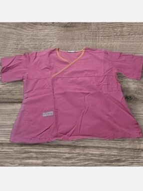 WOMEN'S URBANE SCRUBS